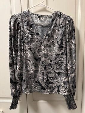 Express Floral Puff Sleeve V-Neck Blouse Black White Size S